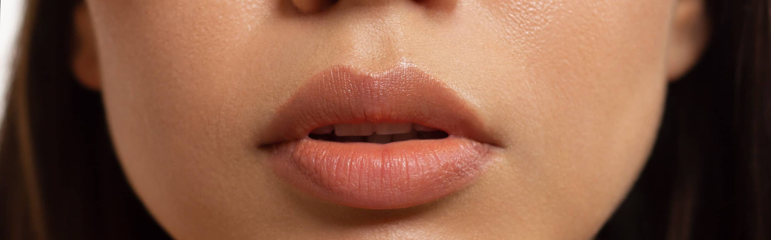 Lèvres du visage asymétriques : quelle solution ?